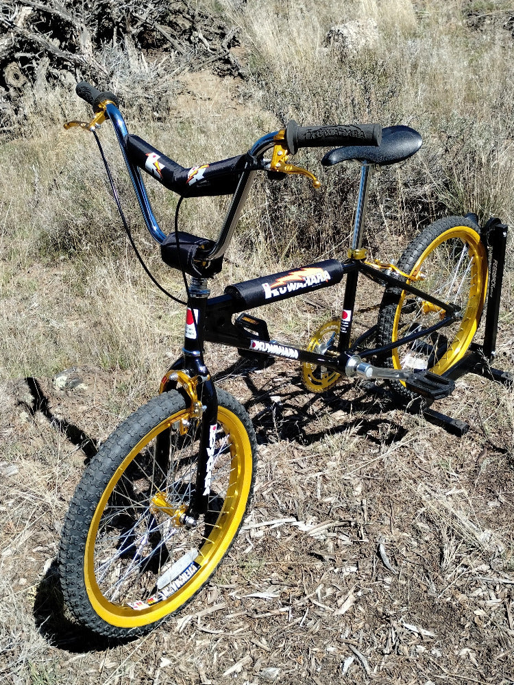 Kuwahara KZ-01 black left front side