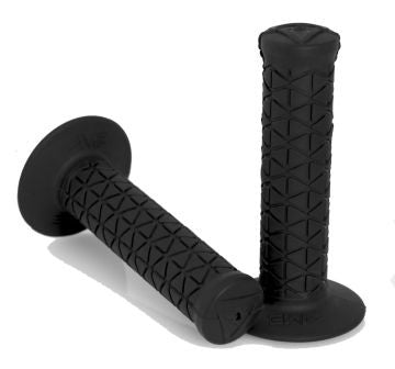 A’ME Handle bar grips Raised and lowered Pattern creates a No-Slip surface CAM Slots to reduce weight and create cushion Rubber Compound Oversized Flange and Large End Cap Easy Installation available in Black